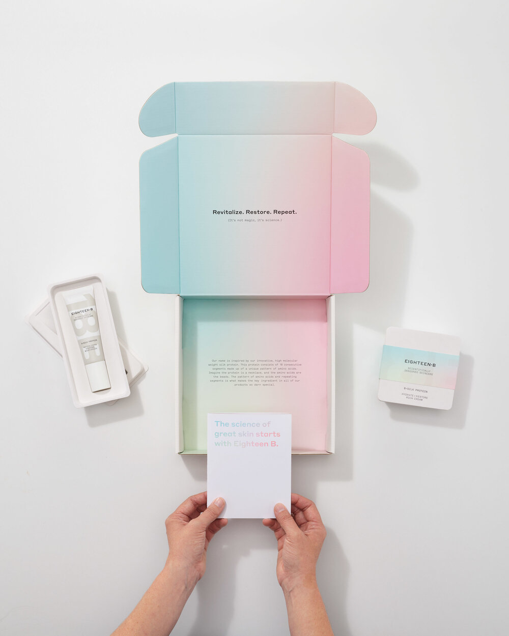 护肤品简约包装设计(图3) 护肤品简约包装设计(图3)